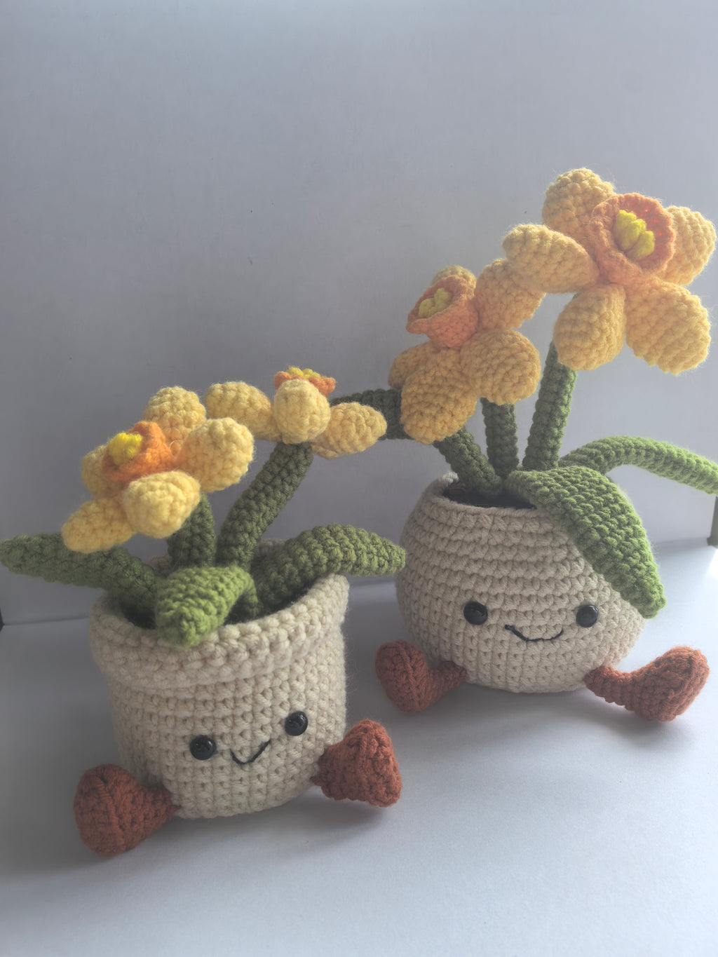 Crochet Daffodil Smile Pot