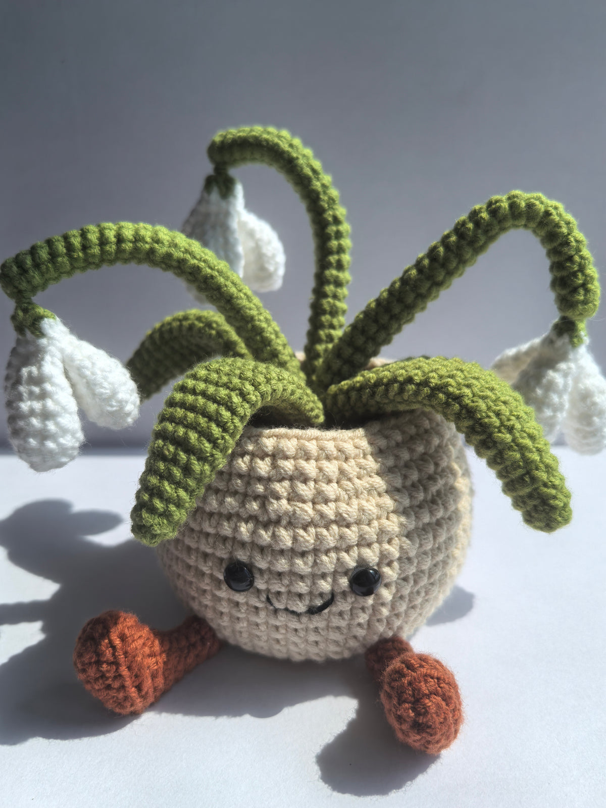 Crochet Bellflower Smile Pot