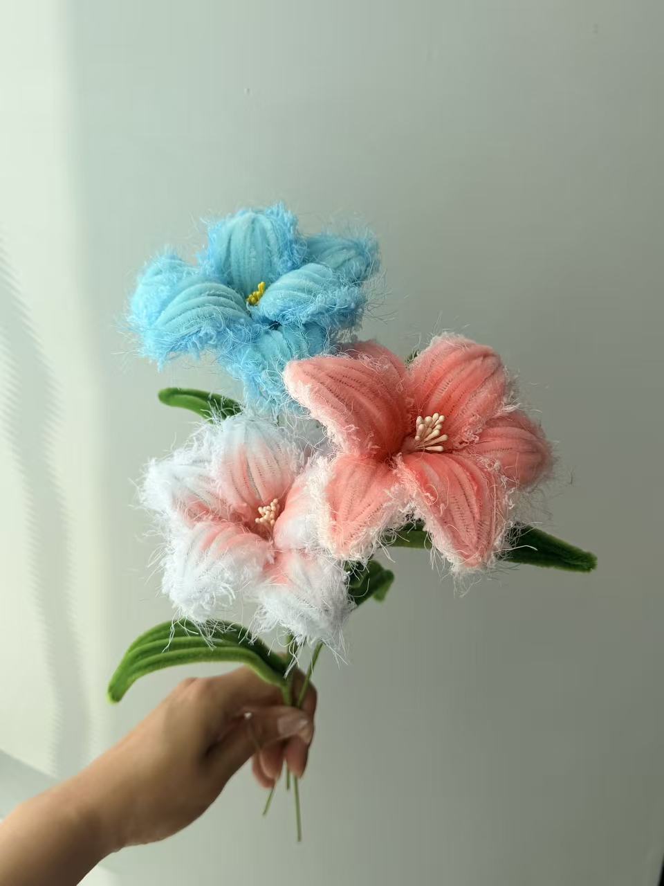 Fluffy Edge Lily pipe cleaner flower