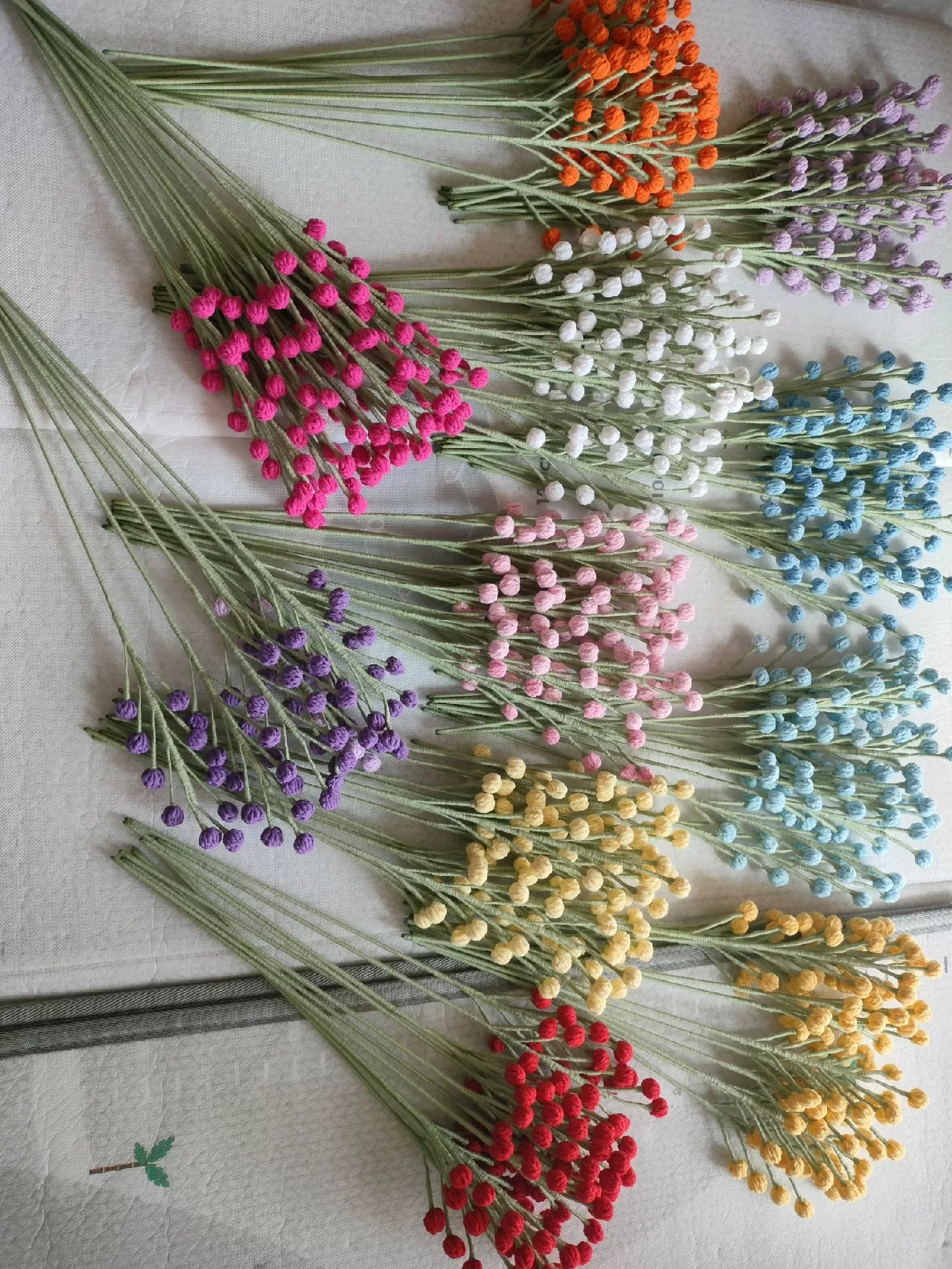 Snowberry Crochet Flower Stem CF-046