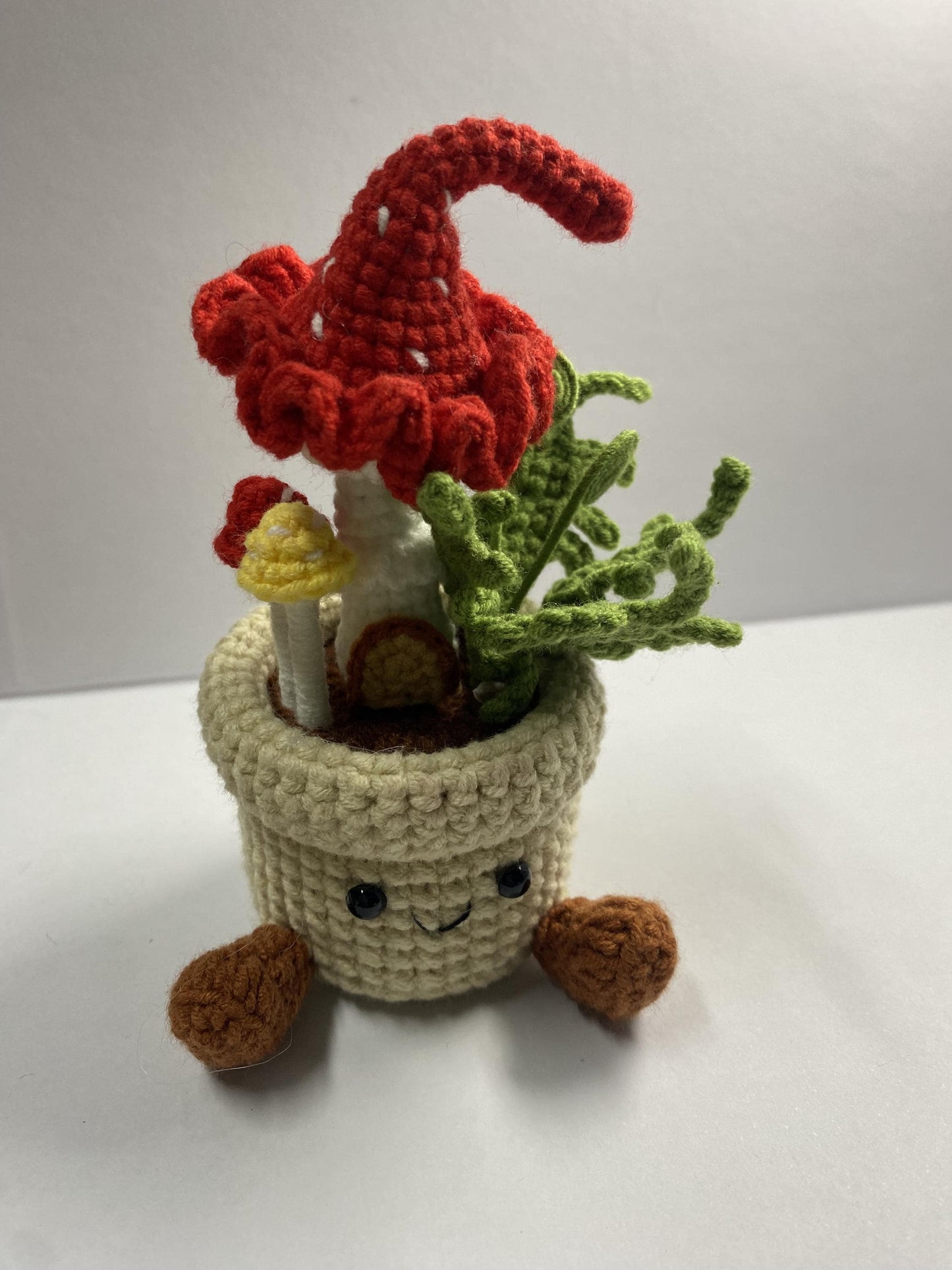 Crochet Small Mushroom Garden Pot, Handmade Yarn Plant Decor, Cute Whimsical Mushroom Gift, Botanical Home Decoration, Cottagecore Decor