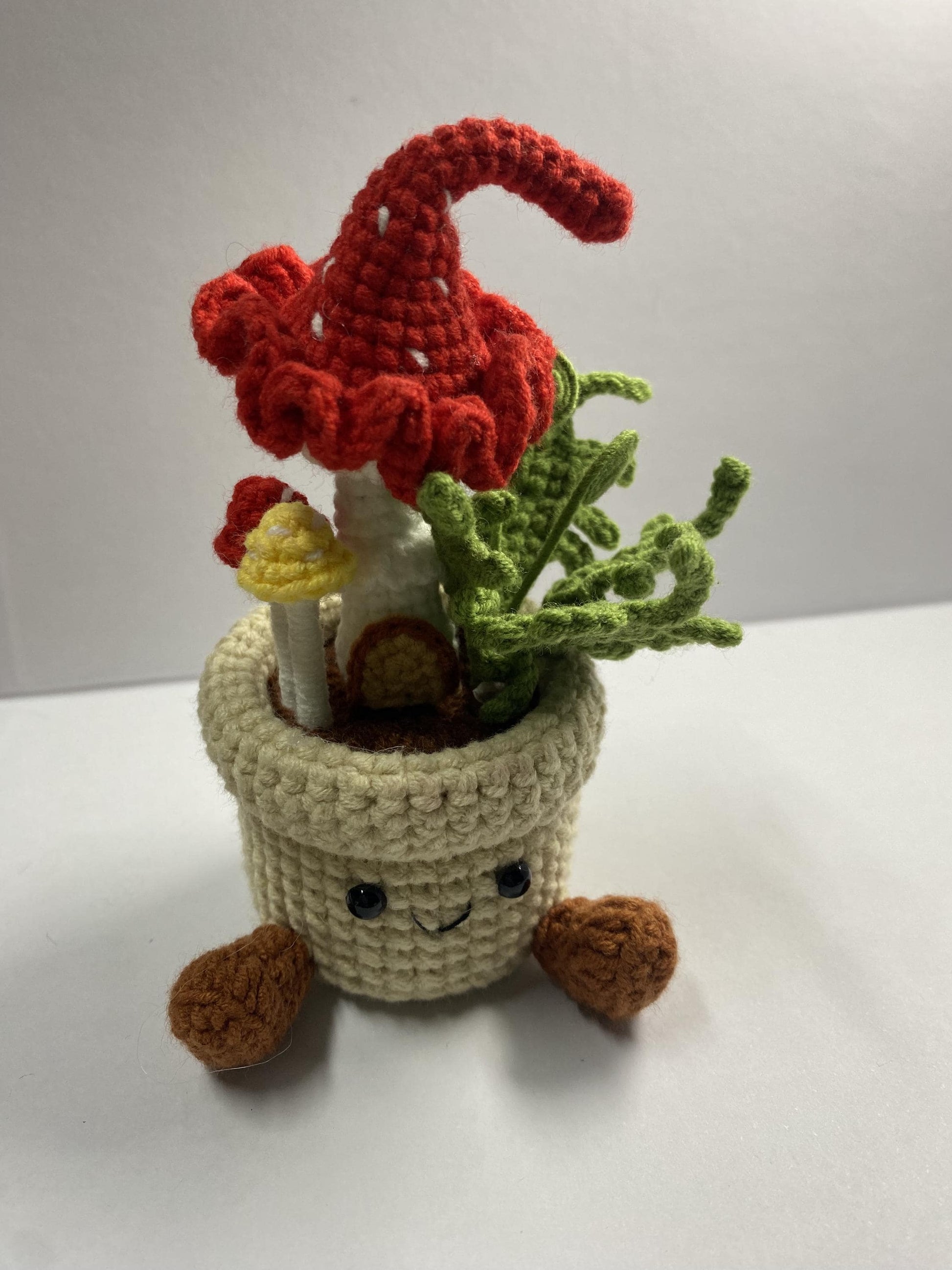 Crochet Small Mushroom Garden Pot, Handmade Yarn Plant Decor, Cute Whimsical Mushroom Gift, Botanical Home Decoration, Cottagecore Decor