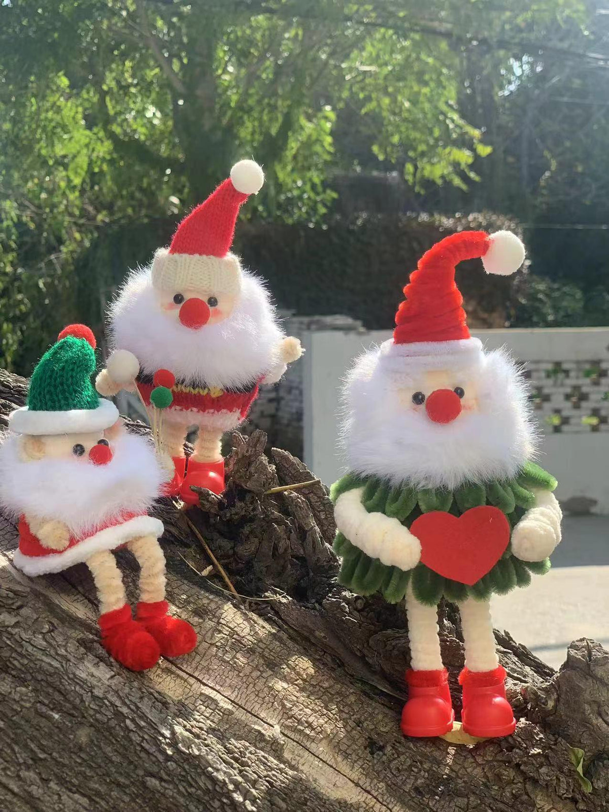 Handmade Pipe Cleaner Santa Figure, Mini Holiday Decor, Christmas Tabletop Decoration