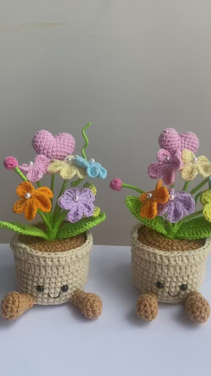 Crochet Forget-Me-Not Smile Pot